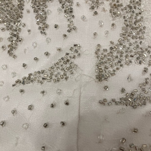 Je Matadi Beaded One-Shoulder Prom Dress, Gown, Sheath Dress White, Slit, Size 6 - Picture 9 of 11